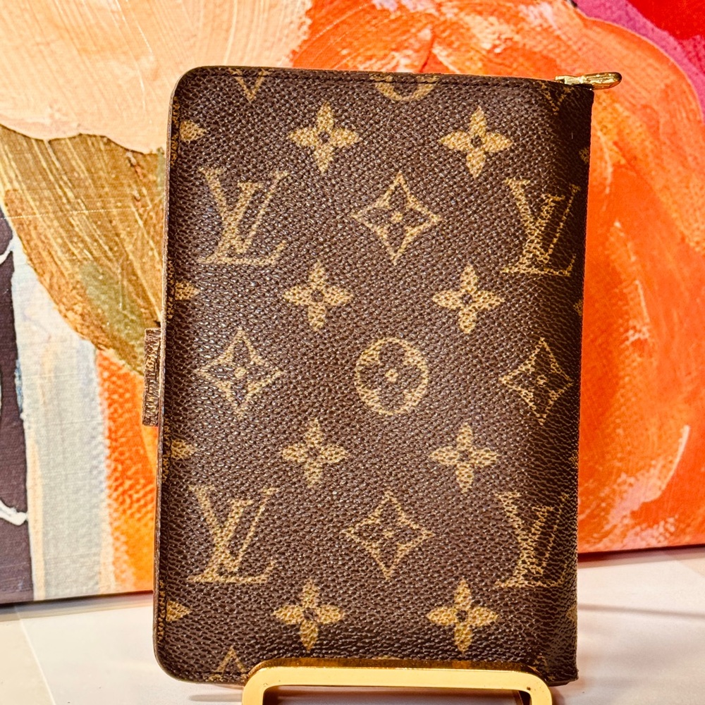 Louis Vuitton Brown Monogram Porto de paper - Picture 2 of 15